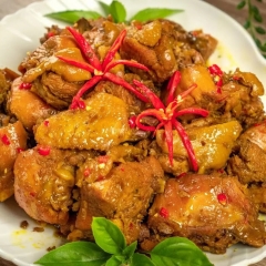 Gà Xào Sả Ớt